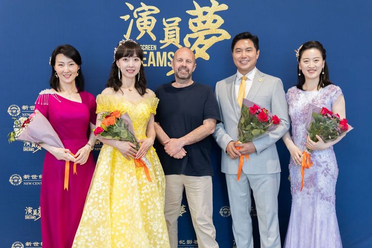 《新演員夢》英國首映