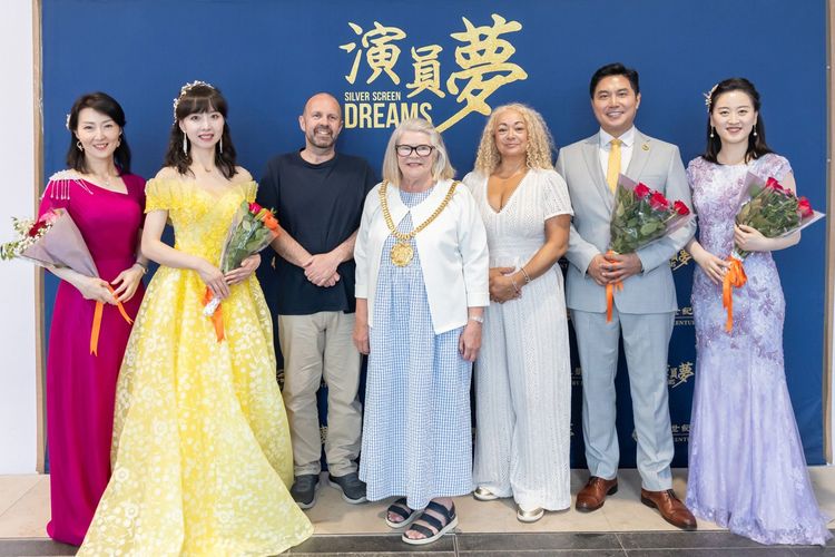 《新演員夢》英國首映